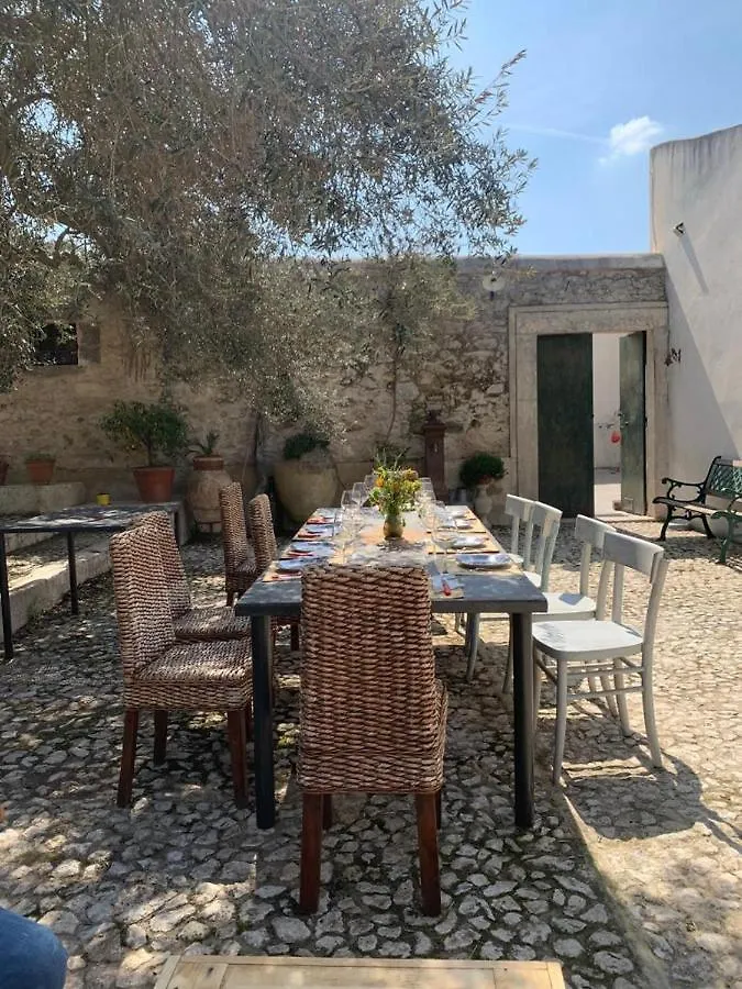 فندق مبيت وإفطار مبيت وإفطار كيارامونتي غولفي Casa Filu