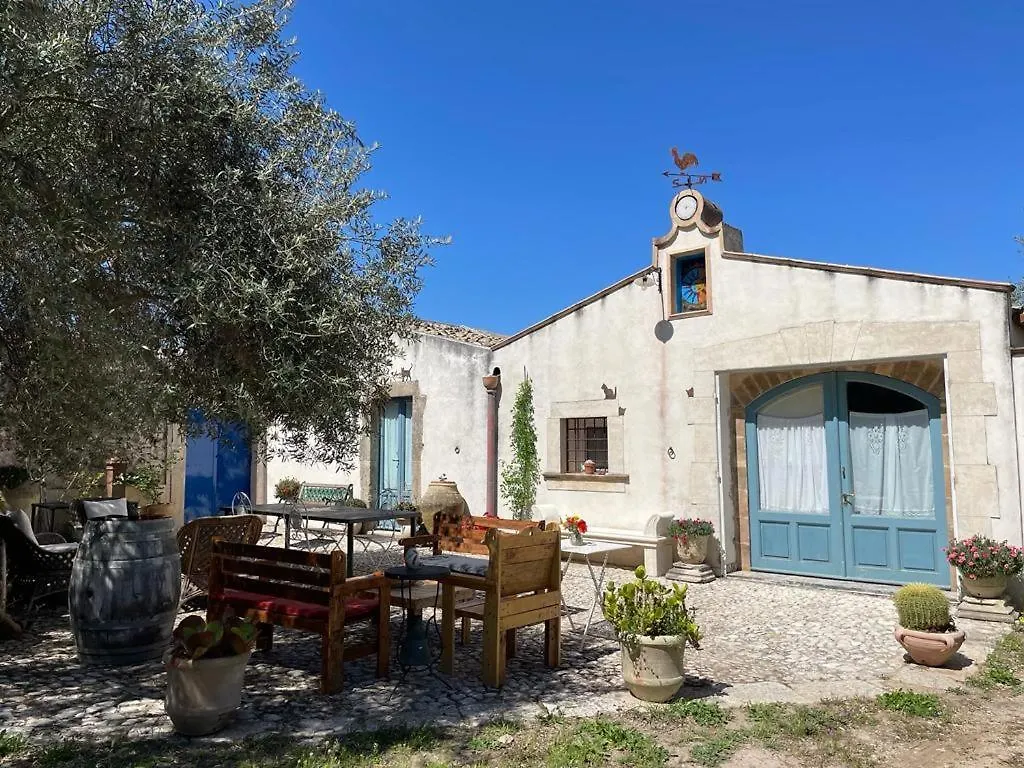 مبيت وإفطار كيارامونتي غولفي Casa Filu